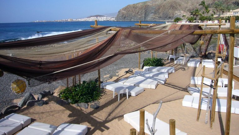 Beachbar im Süden von Teneriffa