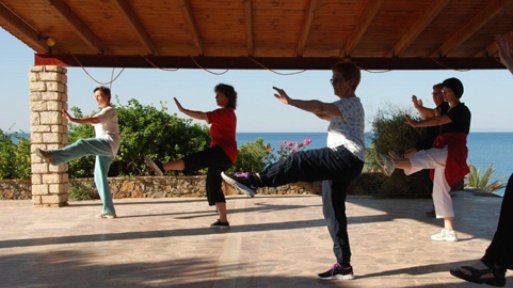 Qigong-Übungen im Seminarzentrum auf Kreta