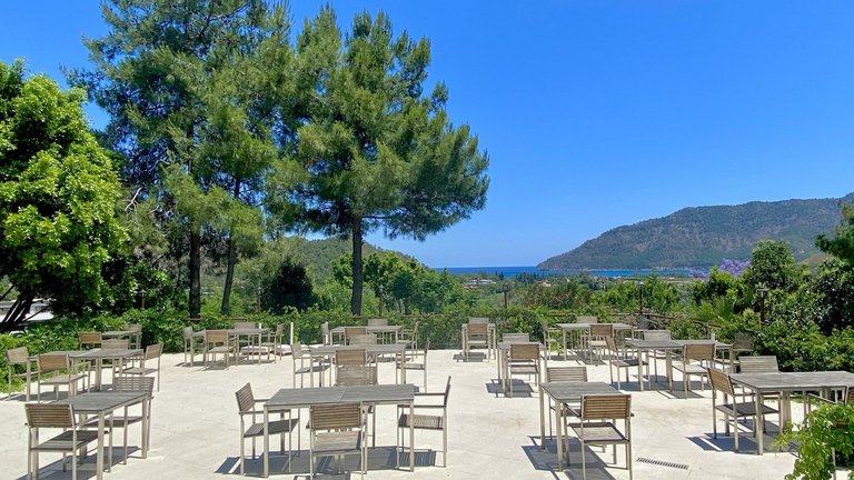  Große Terrasse mit Blick zum Meer in unserem Seminarhaus in Lykien