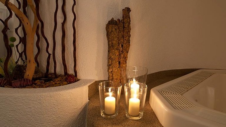 Kerzen und Sauna - Wellness-Urlaub in einem Südtiroler Hotel in Gsies