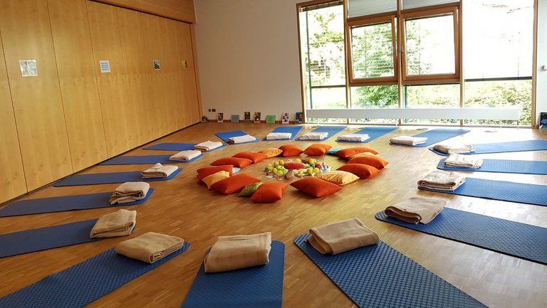 Yogaraum bei Gruppenreise Yoga und Wandern im Blauen Land in Oberbayern